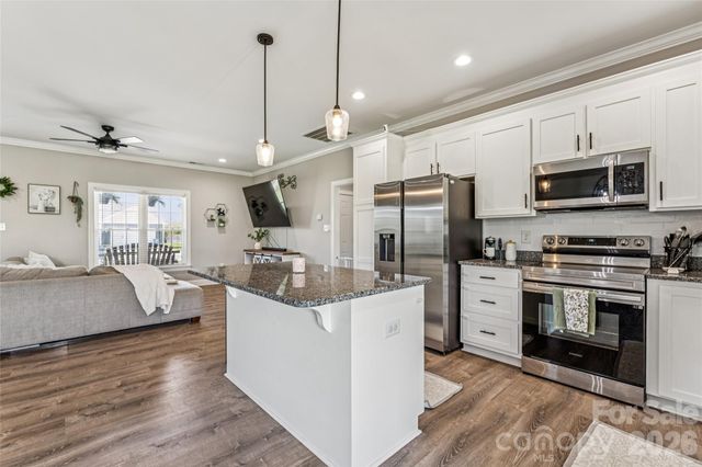 105 E Dundee Court, Statesville, NC 28625