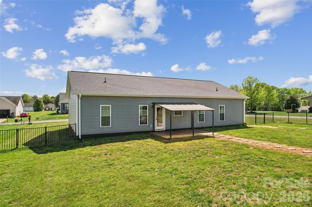 105 E Dundee Court, Statesville, NC 28625