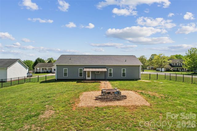 105 E Dundee Court, Statesville, NC 28625