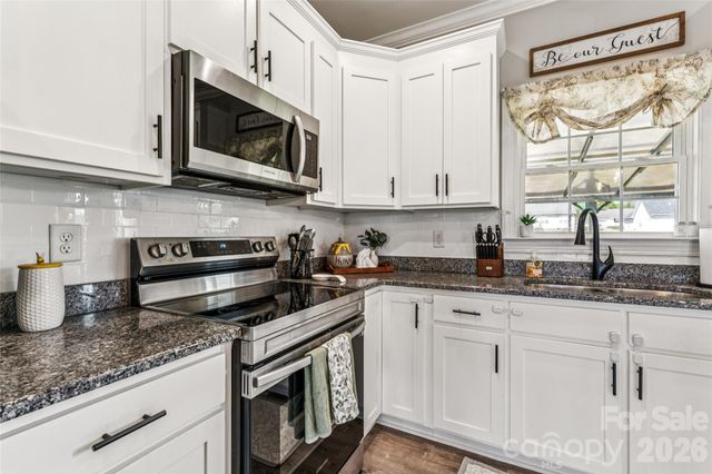 105 E Dundee Court, Statesville, NC 28625