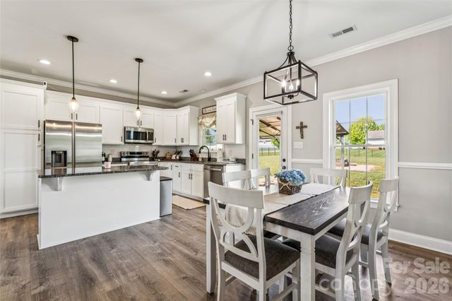 105 E Dundee Court, Statesville, NC 28625
