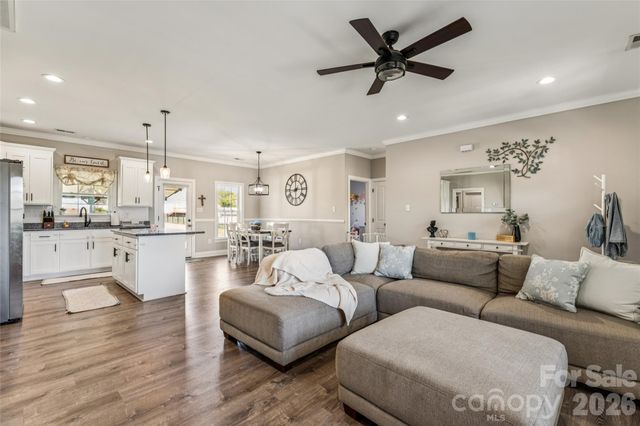 105 E Dundee Court, Statesville, NC 28625