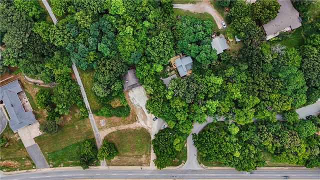 1307 Wedington Drive, Fayetteville, AR 72701