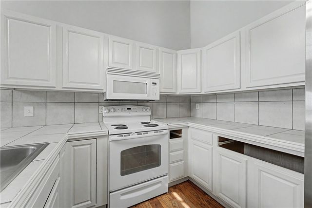 1307 Wedington Drive, Fayetteville, AR 72701