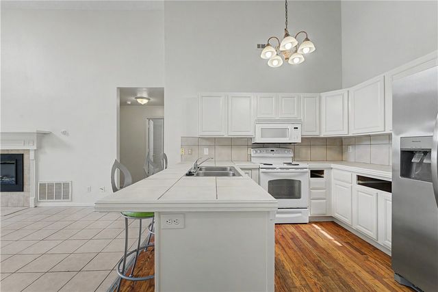 1307 Wedington Drive, Fayetteville, AR 72701