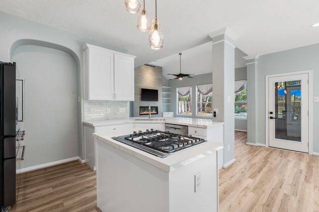 38 Terraglen Drive, The Woodlands, TX 77382