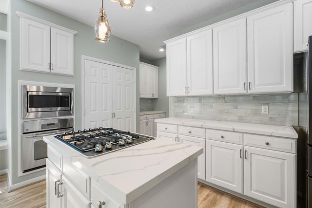 38 Terraglen Drive, The Woodlands, TX 77382