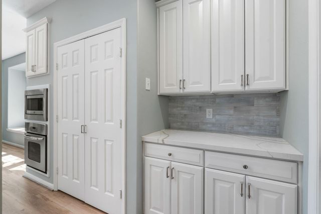 38 Terraglen Drive, The Woodlands, TX 77382