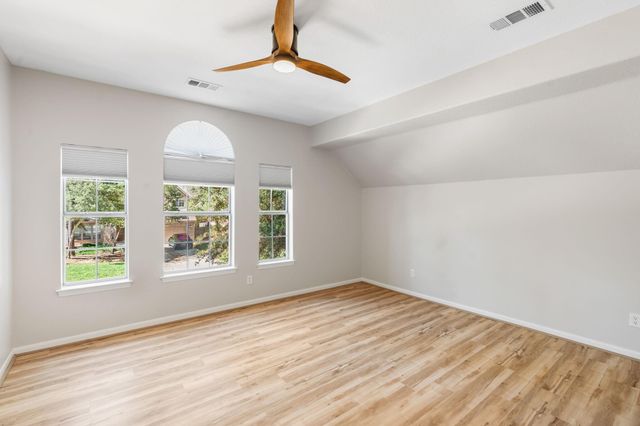 38 Terraglen Drive, The Woodlands, TX 77382