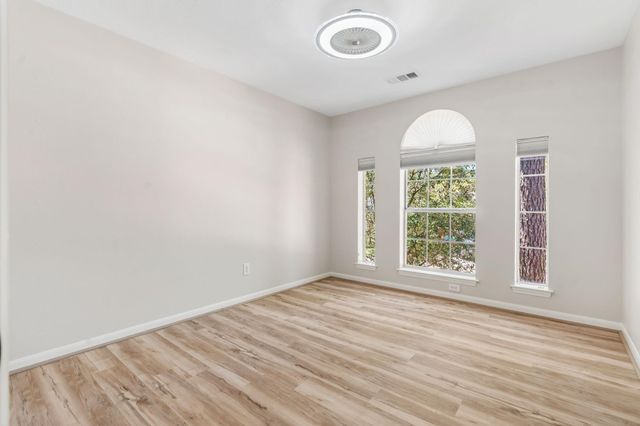 38 Terraglen Drive, The Woodlands, TX 77382