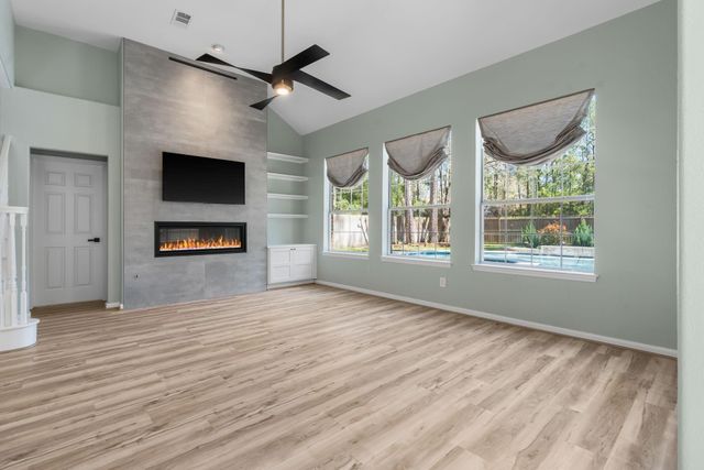 38 Terraglen Drive, The Woodlands, TX 77382