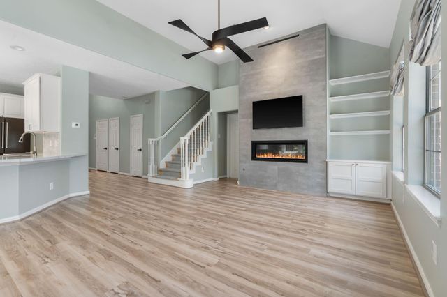 38 Terraglen Drive, The Woodlands, TX 77382