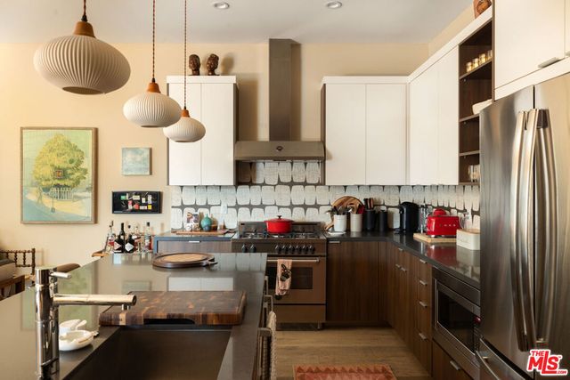 6369 W June Place, Los Angeles, CA 90038