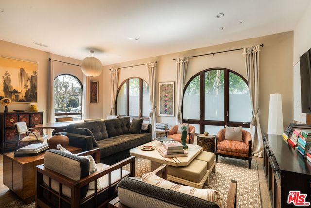 6369 W June Place, Los Angeles, CA 90038