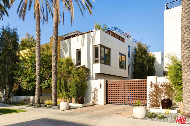6369 W June Place, Los Angeles, CA 90038