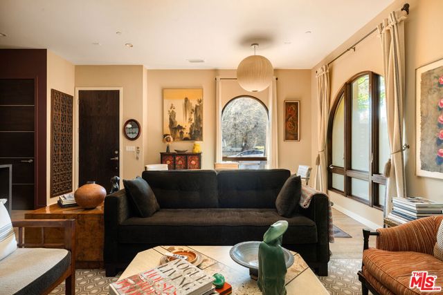 6369 W June Place, Los Angeles, CA 90038