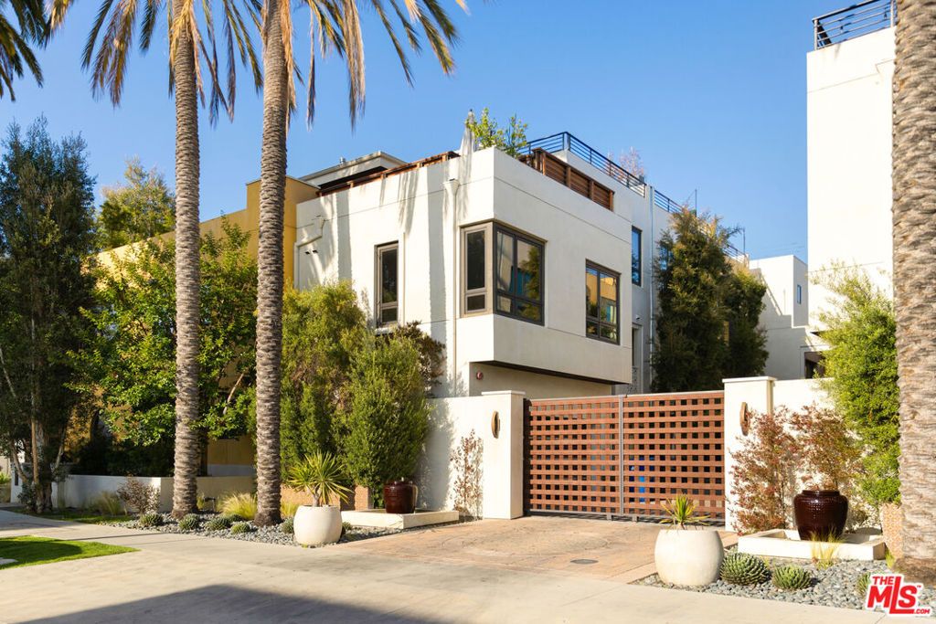 Image 39 of property listing at 6369 W June Place, Los Angeles, CA 90038