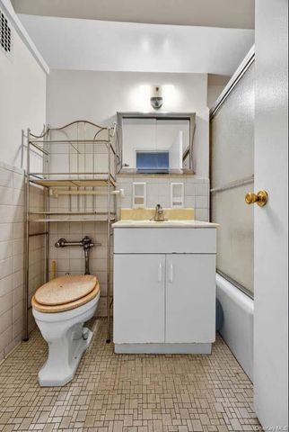 142-05 Roosevelt Avenue 7, Flushing, NY 11354