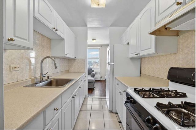 142-05 Roosevelt Avenue 7, Flushing, NY 11354
