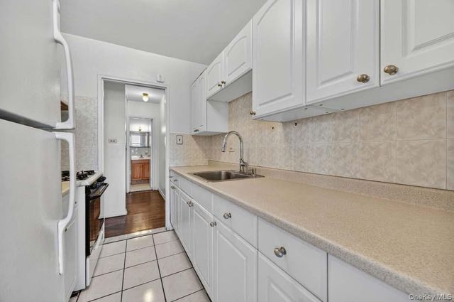 142-05 Roosevelt Avenue 7, Flushing, NY 11354