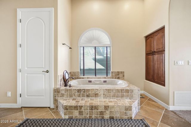 8351 S HOMESTEAD Lane, Tempe, AZ 85284