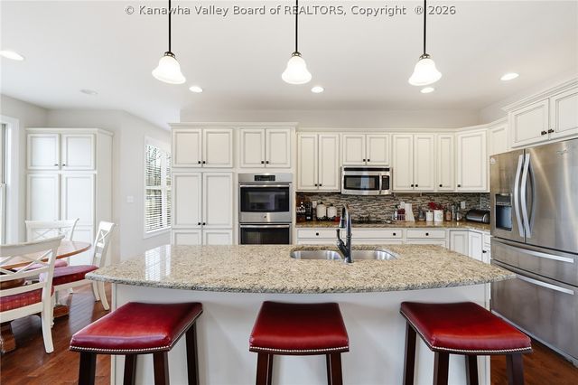 110 Patriot Way, Charleston, WV 25314