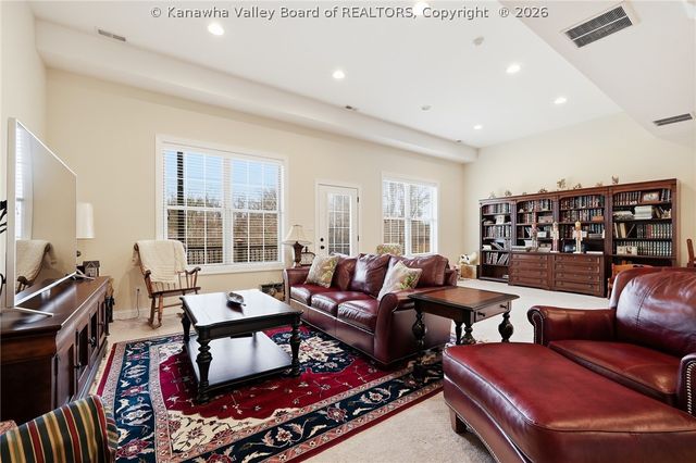 110 Patriot Way, Charleston, WV 25314