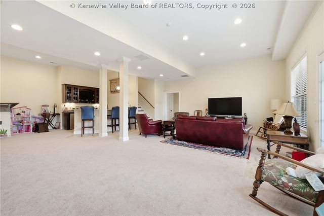 110 Patriot Way, Charleston, WV 25314