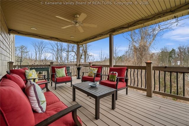 110 Patriot Way, Charleston, WV 25314