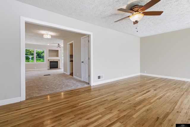 536 S 85th Street, Omaha, NE 68114