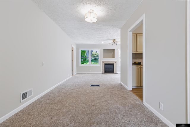 536 S 85th Street, Omaha, NE 68114