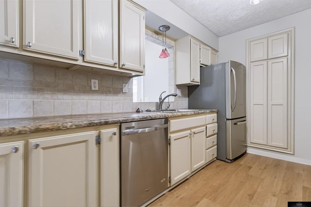 536 S 85th Street, Omaha, NE 68114