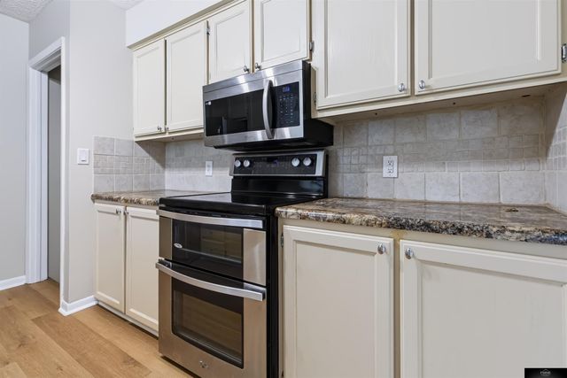 536 S 85th Street, Omaha, NE 68114