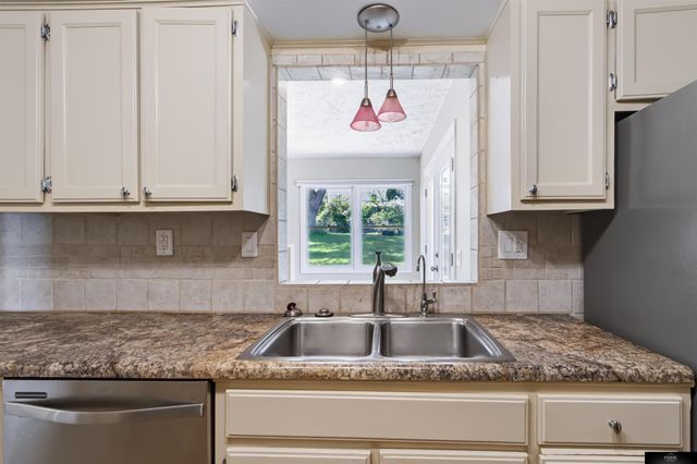 536 S 85th Street, Omaha, NE 68114