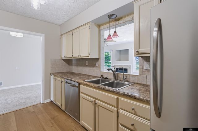 536 S 85th Street, Omaha, NE 68114