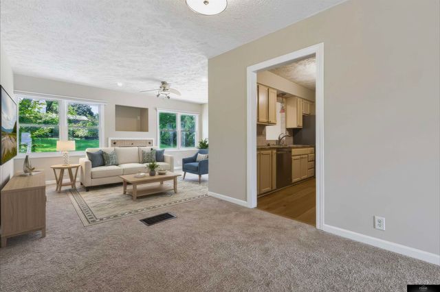 536 S 85th Street, Omaha, NE 68114