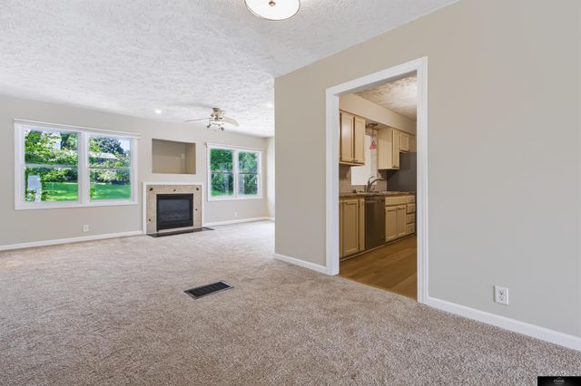 536 S 85th Street, Omaha, NE 68114