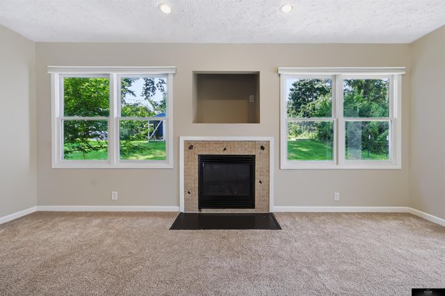 536 S 85th Street, Omaha, NE 68114