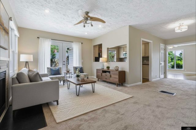 536 S 85th Street, Omaha, NE 68114