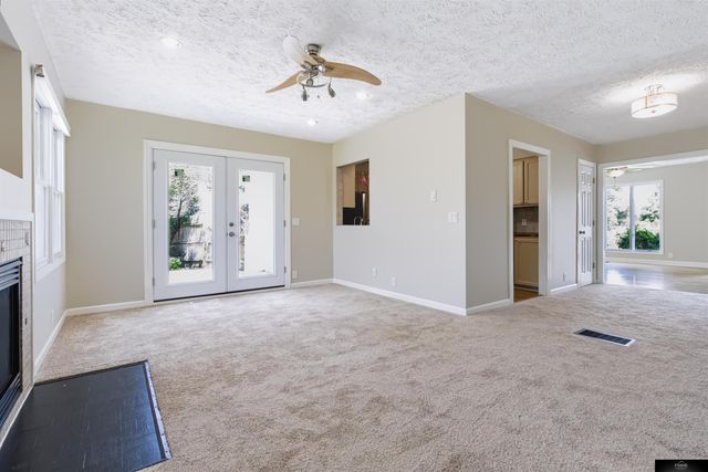 536 S 85th Street, Omaha, NE 68114