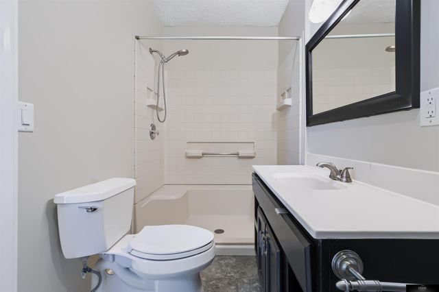 536 S 85th Street, Omaha, NE 68114