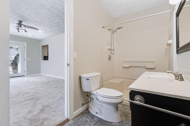 536 S 85th Street, Omaha, NE 68114
