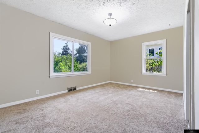 536 S 85th Street, Omaha, NE 68114