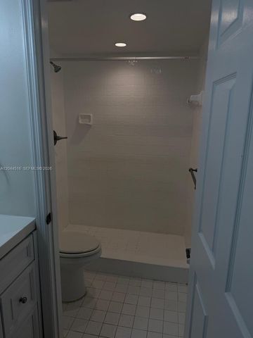 458 NE 210th Circle Terrace 1018, Miami, FL 33179