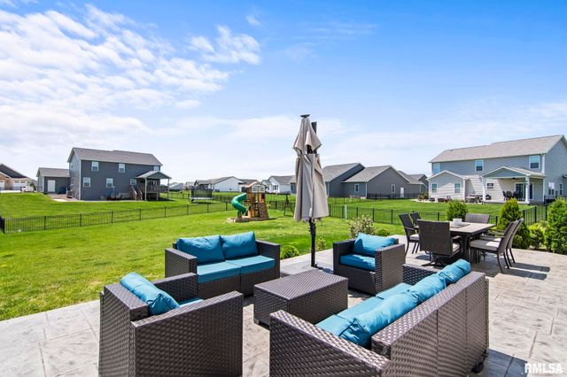 1904 Parthenon Court, Chatham, IL 62629