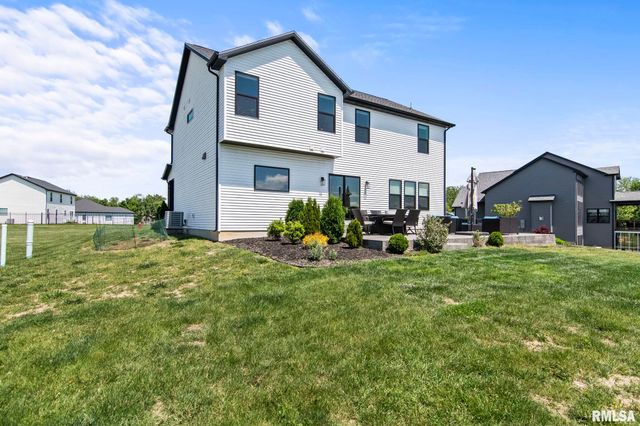 1904 Parthenon Court, Chatham, IL 62629