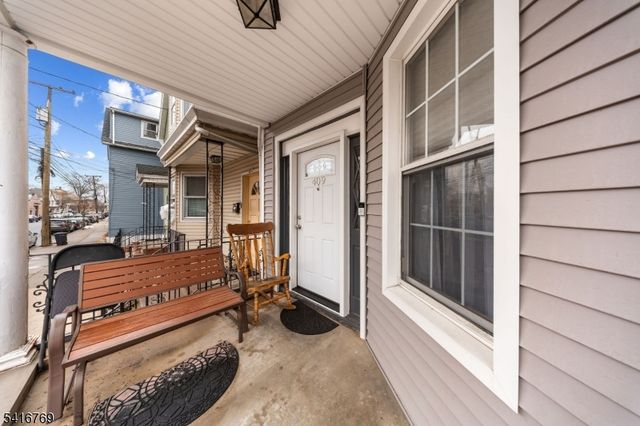 409 Hamilton St, Harrison Town, NJ 07029