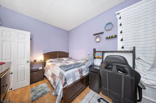 409 Hamilton St, Harrison Town, NJ 07029