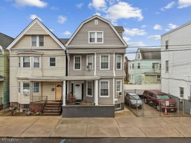 409 Hamilton St, Harrison Town, NJ 07029