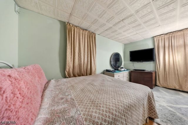 409 Hamilton St, Harrison Town, NJ 07029